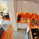 Plaza Apartment *