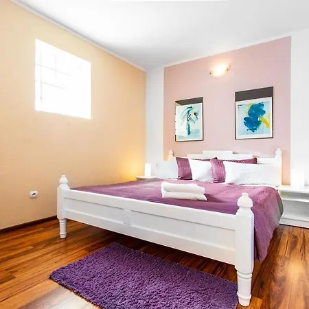 Plaza Apartment